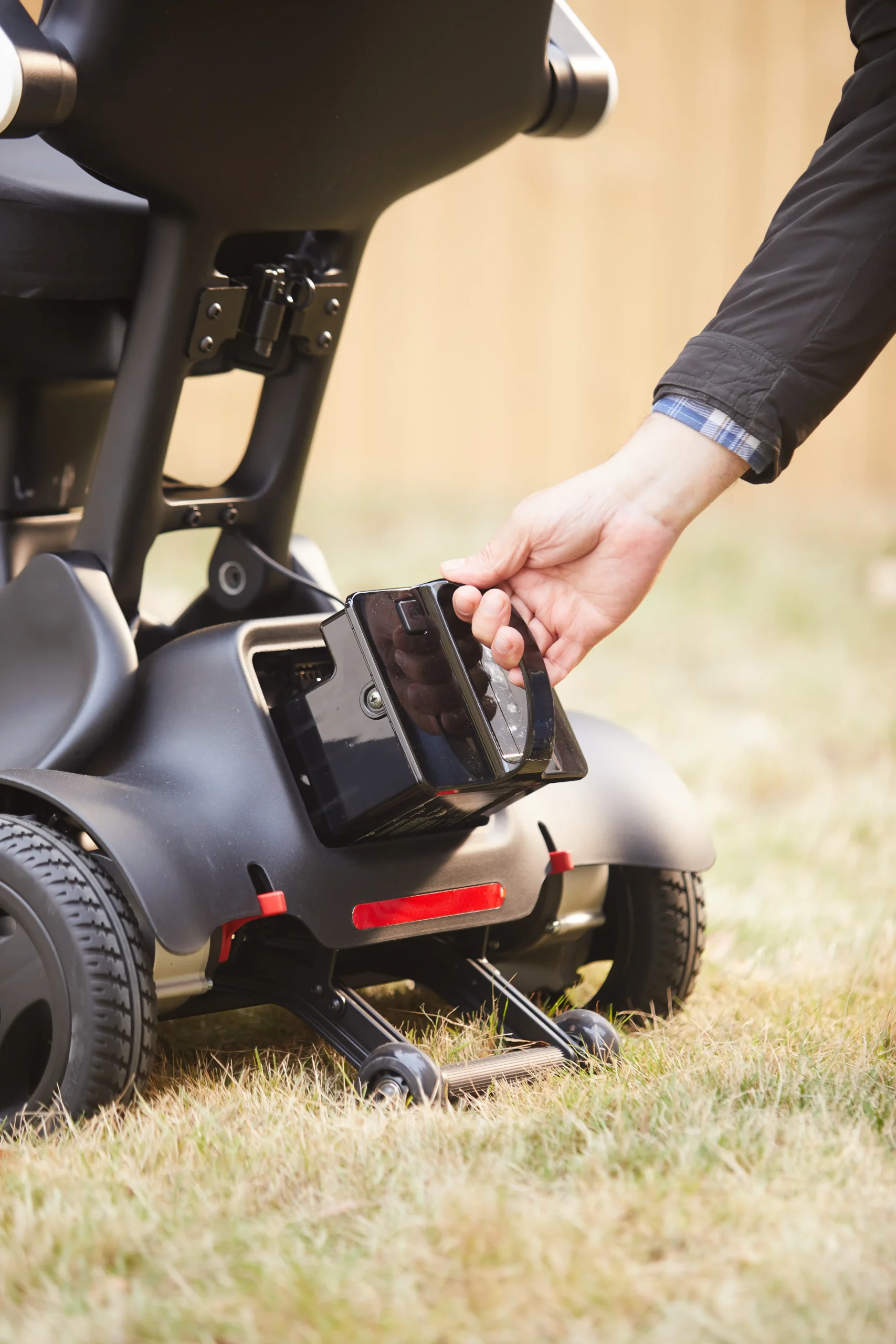 3Traveling by Air With a Lightweight Electric Folding Wheelchair with Lithium Battery
