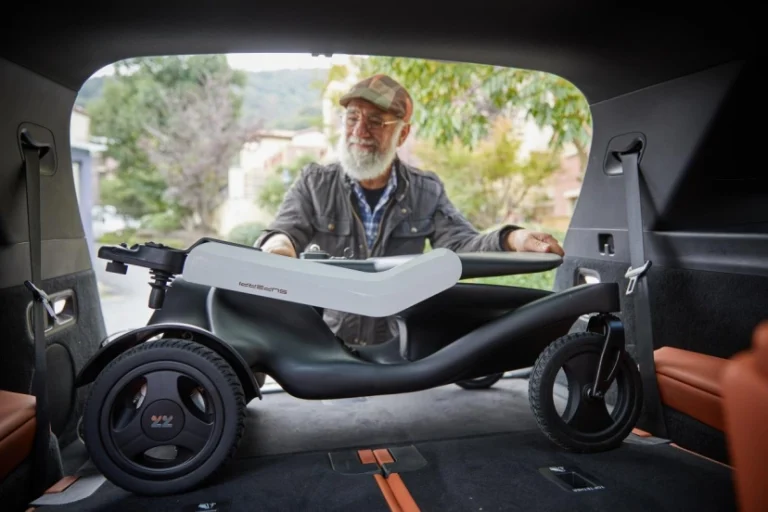 1Lightweight Folding Wheelchairs for Car Trips