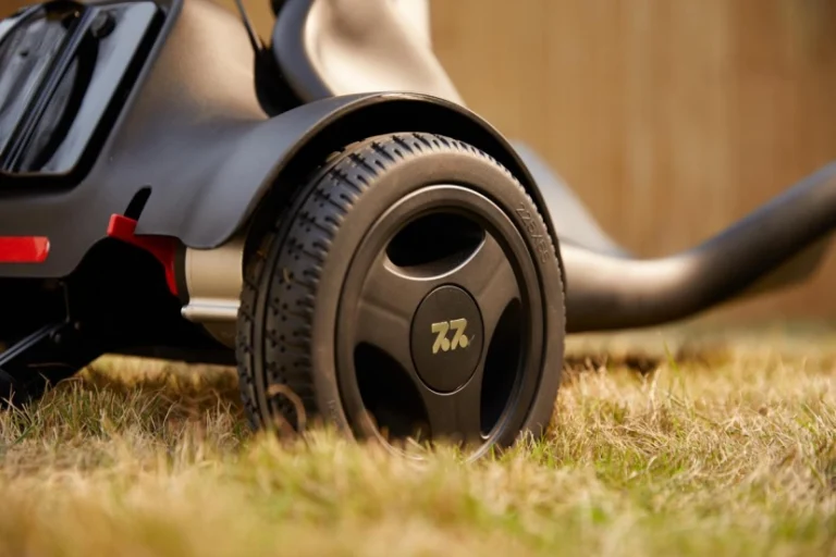 Rear-Wheel Drive Wheelchair