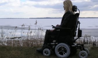 5 Must-Check Specifications When Buying an Electric Wheelchair for Elderly Parents